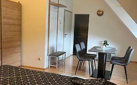 Zimmer zum vermieten direkt an der Donau und am Schloss